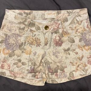 Vintage Floral Women's Shorts